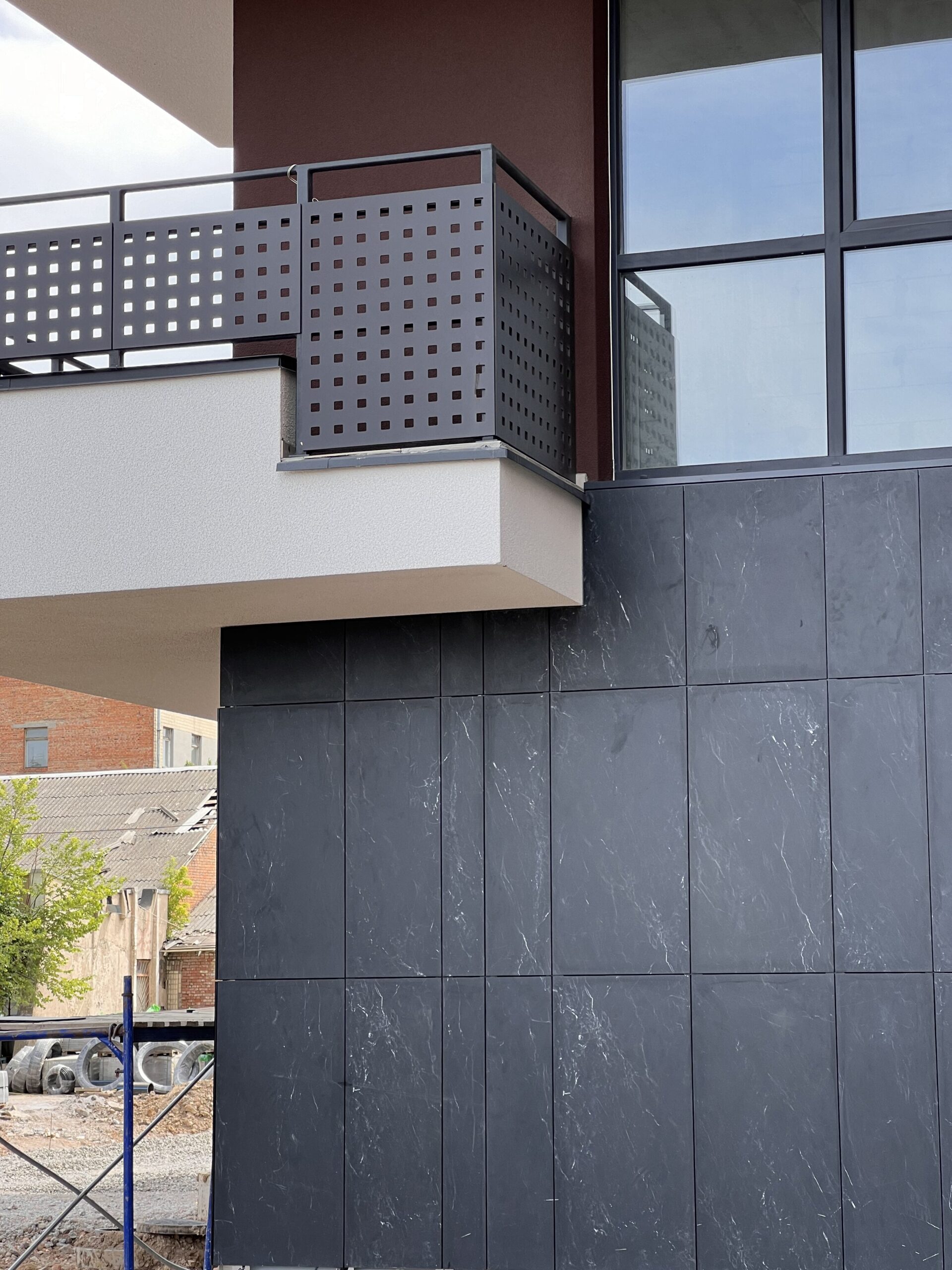 Architectural Excellence in Europe: The G-Ext Guide to HPL and CPL Panels